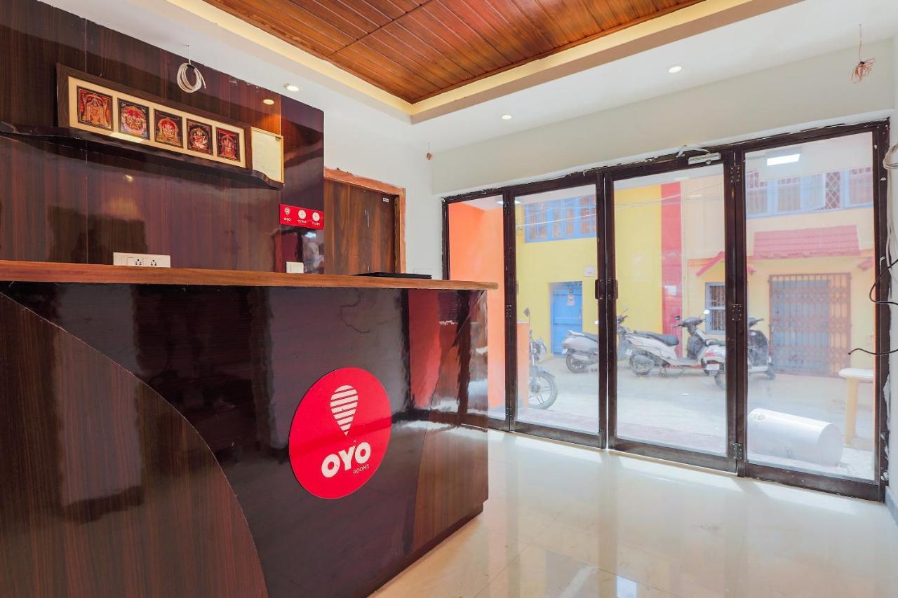 Oyo 36500 Sri Krishna Inn Уті Екстер'єр фото