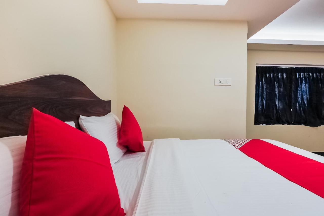Oyo 36500 Sri Krishna Inn Уті Екстер'єр фото