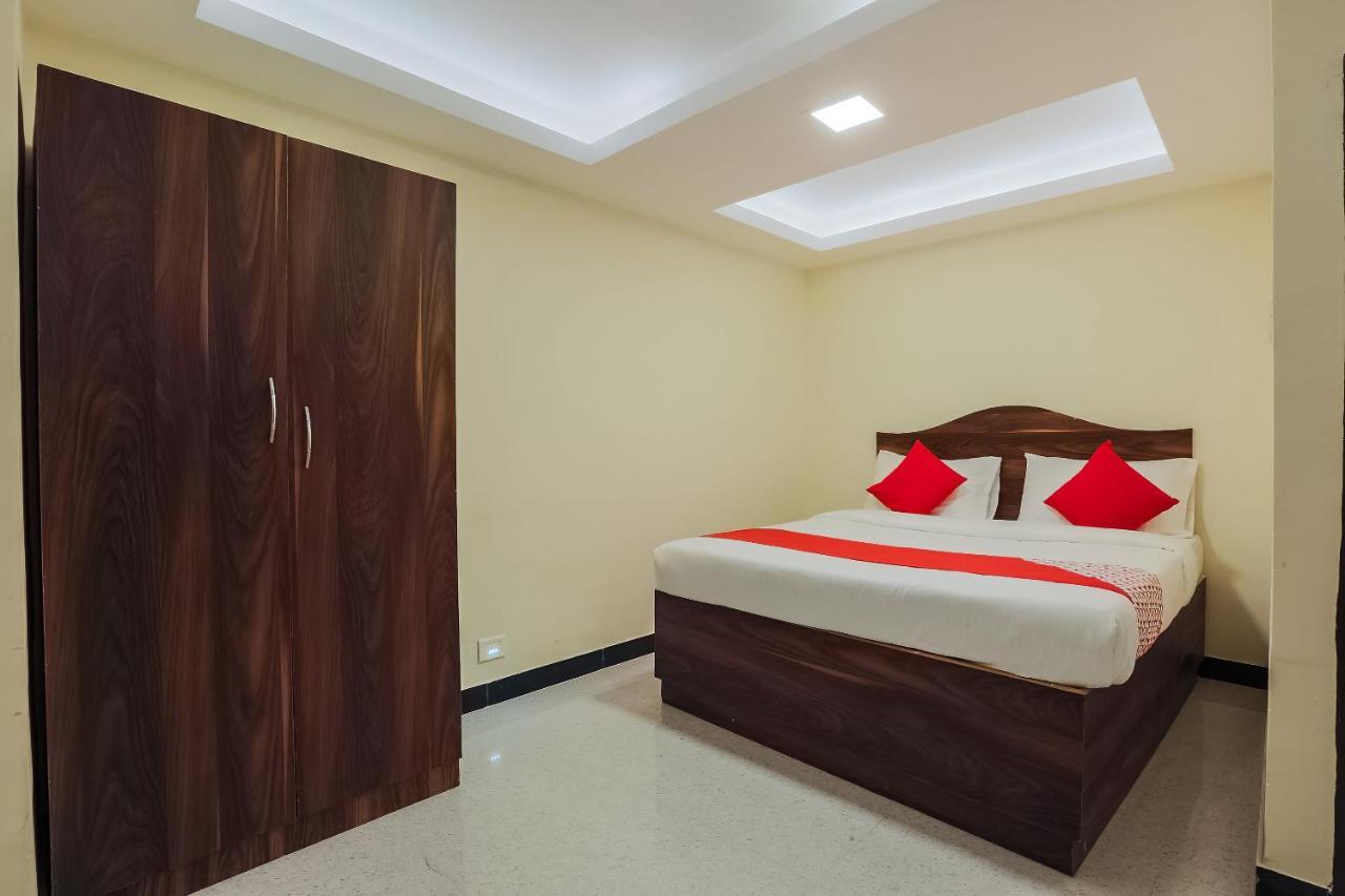 Oyo 36500 Sri Krishna Inn Уті Екстер'єр фото